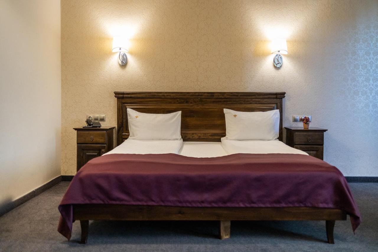 Pension Korona Sibiu Exteriör bild