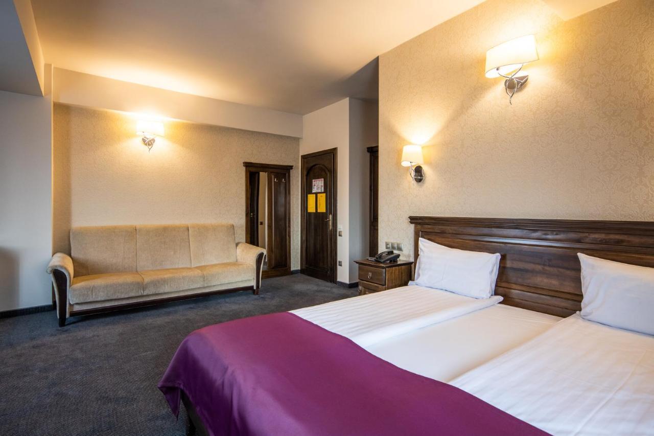 Pension Korona Sibiu Exteriör bild