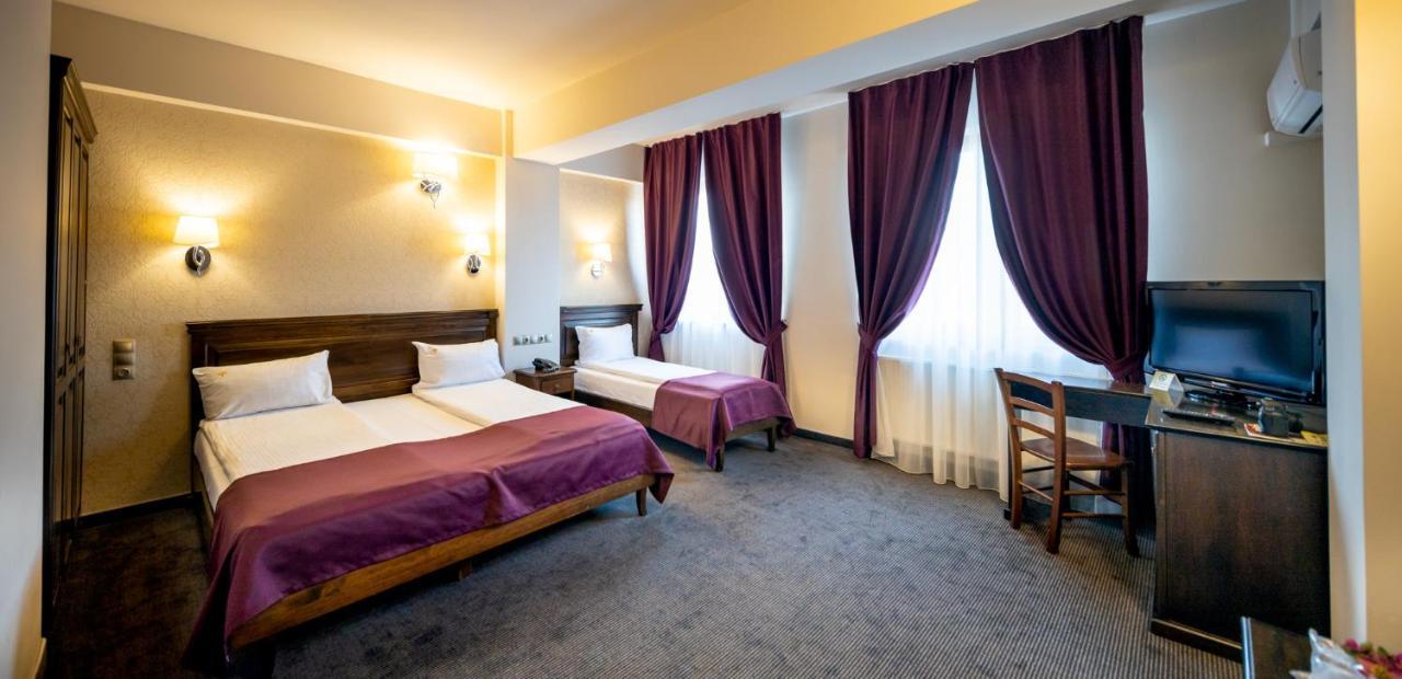 Pension Korona Sibiu Exteriör bild