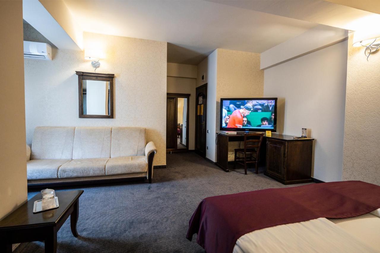 Pension Korona Sibiu Exteriör bild