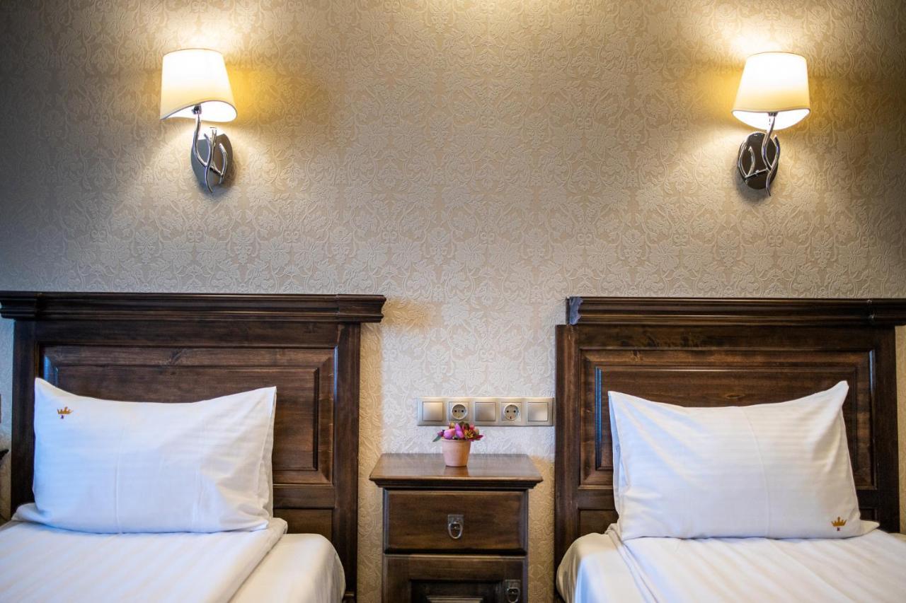 Pension Korona Sibiu Exteriör bild
