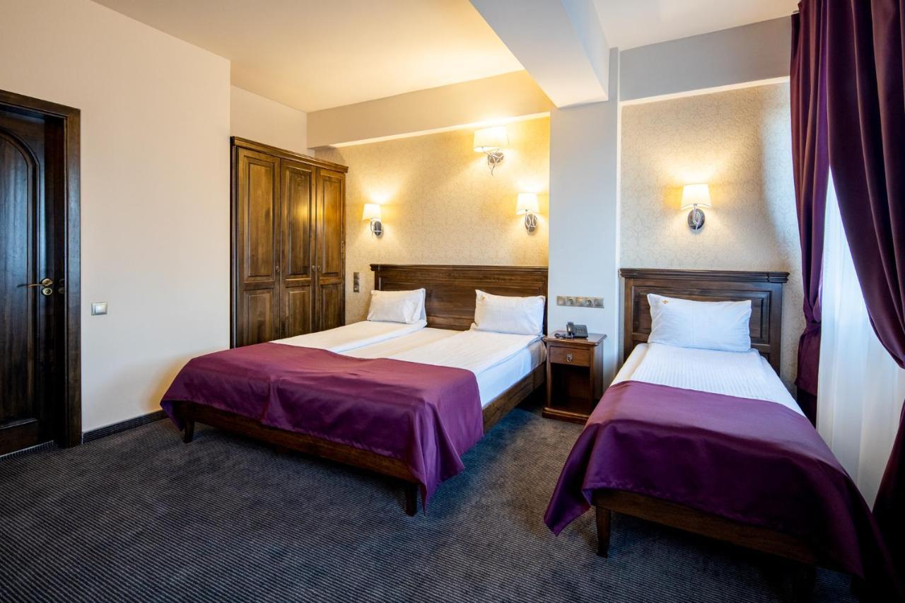 Pension Korona Sibiu Exteriör bild