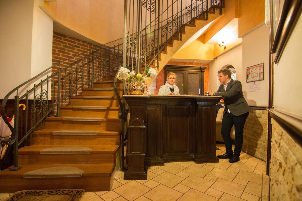 Pension Korona Sibiu Exteriör bild